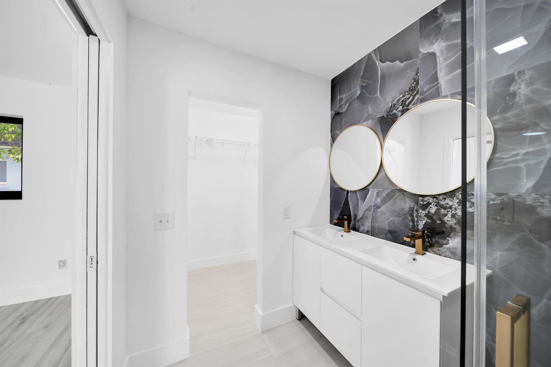 7301 NW 13th Ct Primary Bathroom 2