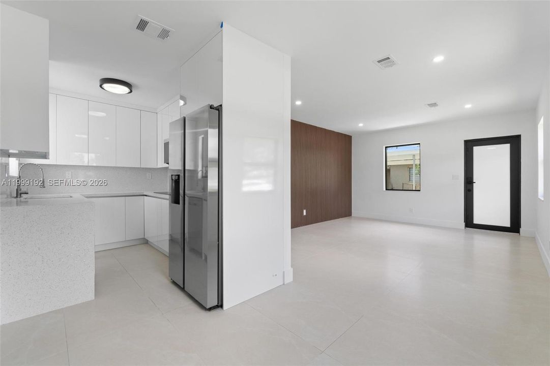 На продажу: $495,000 (3 спален, 2 ванн, 1102 Квадратных фут)