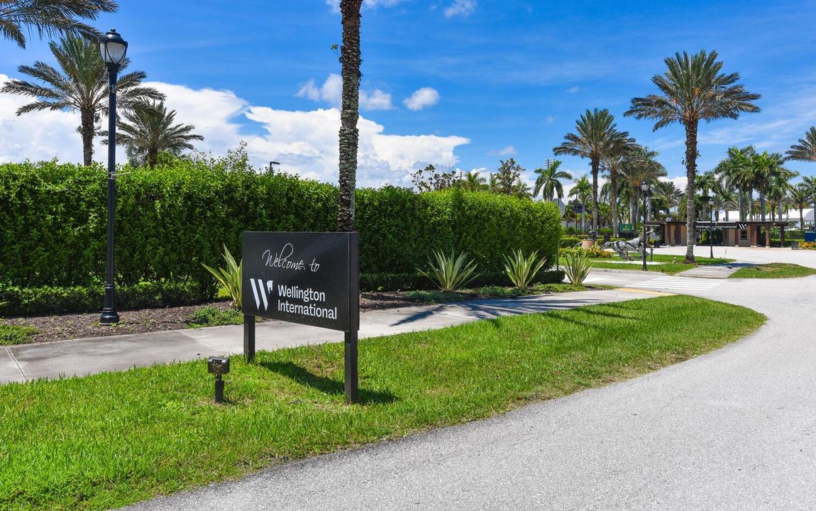 14284 Stroller Way Wellington-large-045-