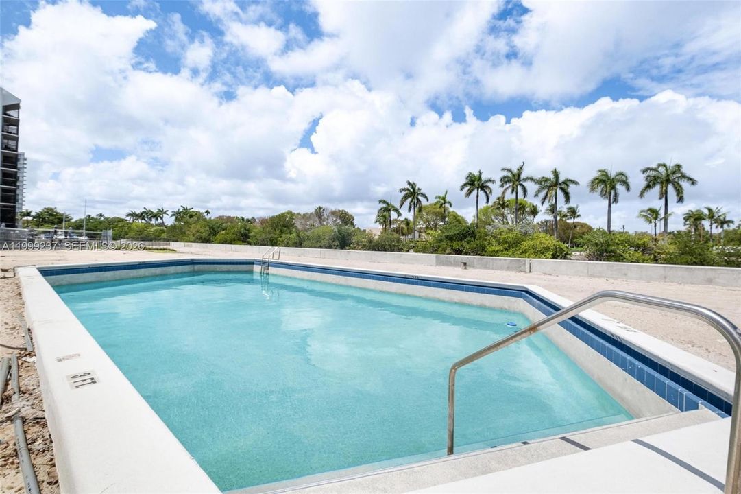 For Sale: $199,000 (1 beds, 1 baths, 994 Square Feet)
