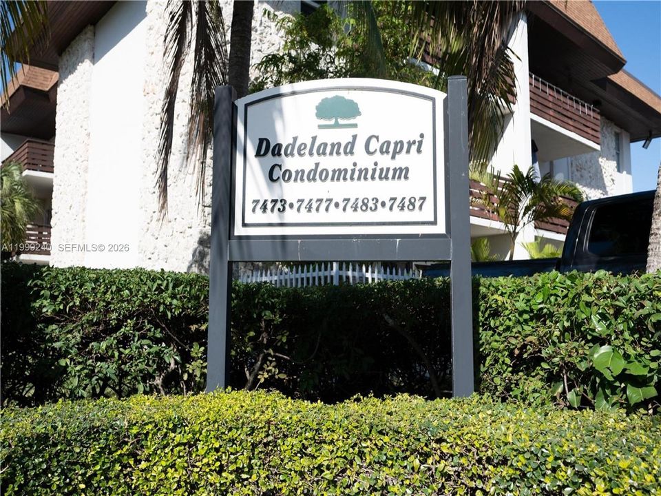 Active With Contract: $254,900 (1 beds, 1 baths, 665 Square Feet)