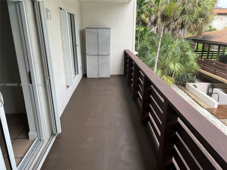 Active With Contract: $254,900 (1 beds, 1 baths, 665 Square Feet)