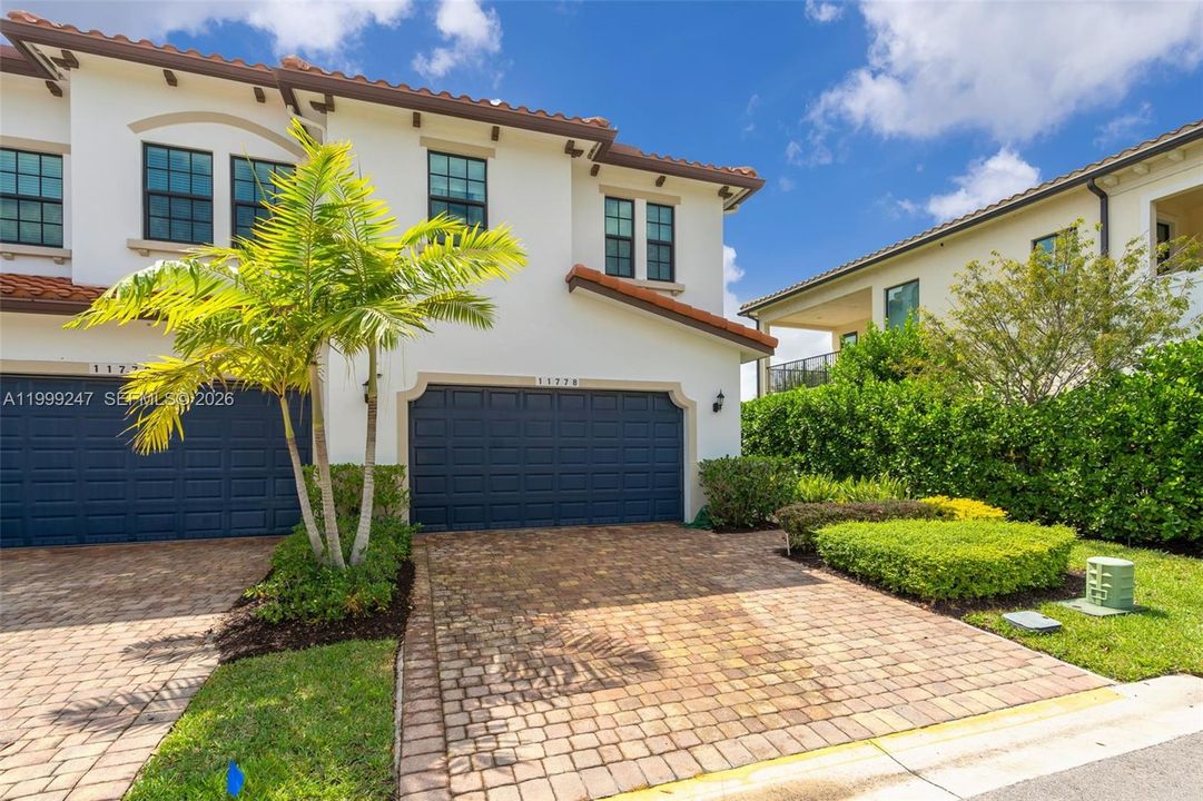 En Venta: $950,000 (3 camas, 2 baños, 2246 Pies cuadrados)