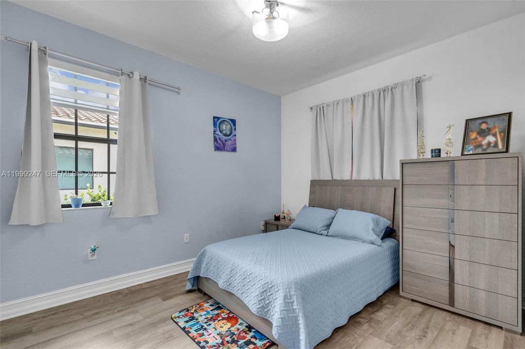 En Venta: $950,000 (3 camas, 2 baños, 2246 Pies cuadrados)