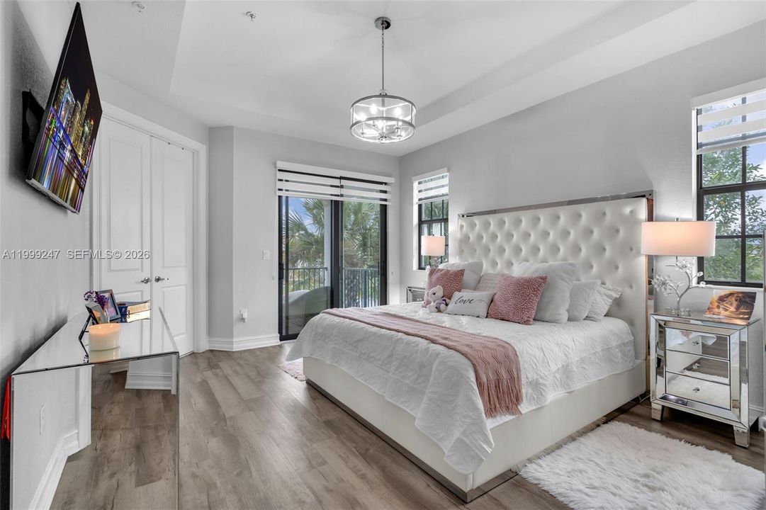 En Venta: $950,000 (3 camas, 2 baños, 2246 Pies cuadrados)