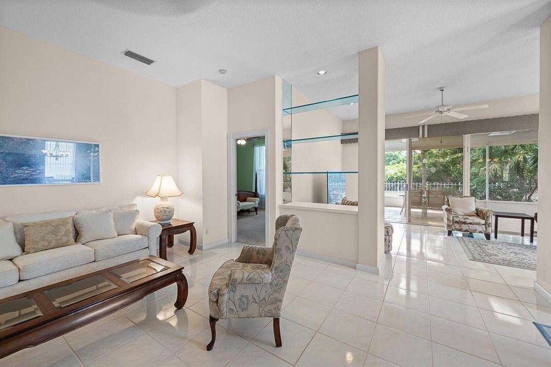 7627 Living Room 5