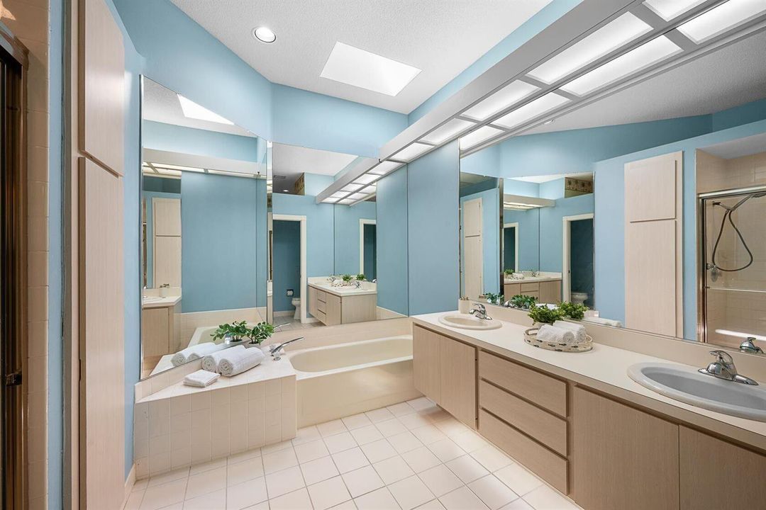 7627 Primary Bath 1