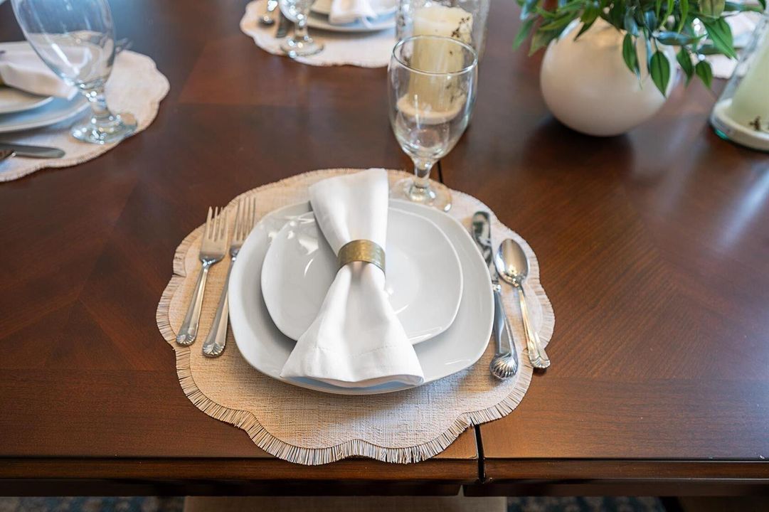 7627 Dining 1