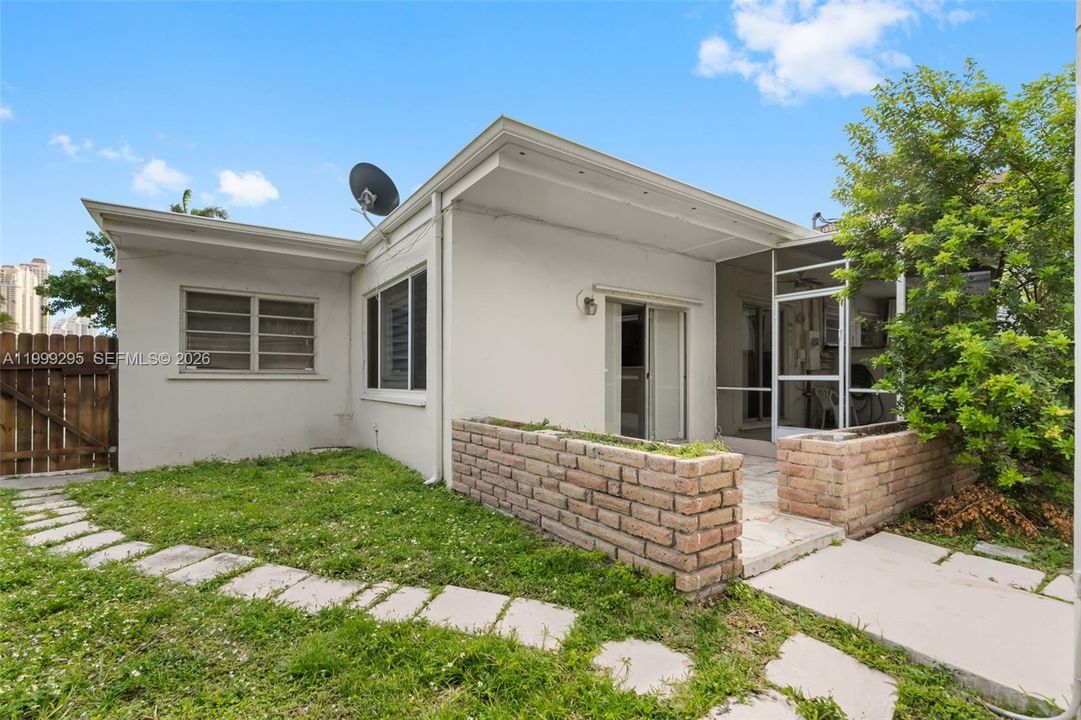 В аренду: $4,950 (3 спален, 2 ванн, 1541 Квадратных фут)