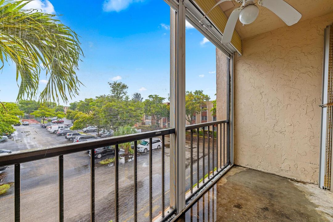 8260 SW 24th St APT 6310 North Lauderdal