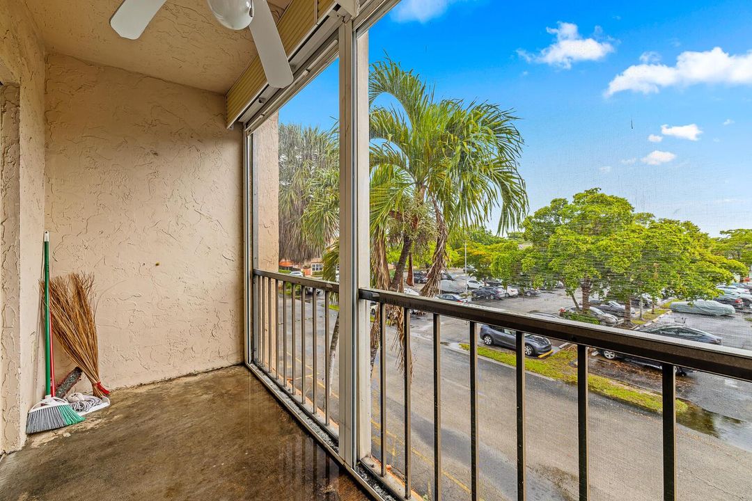8260 SW 24th St APT 6310 North Lauderdal