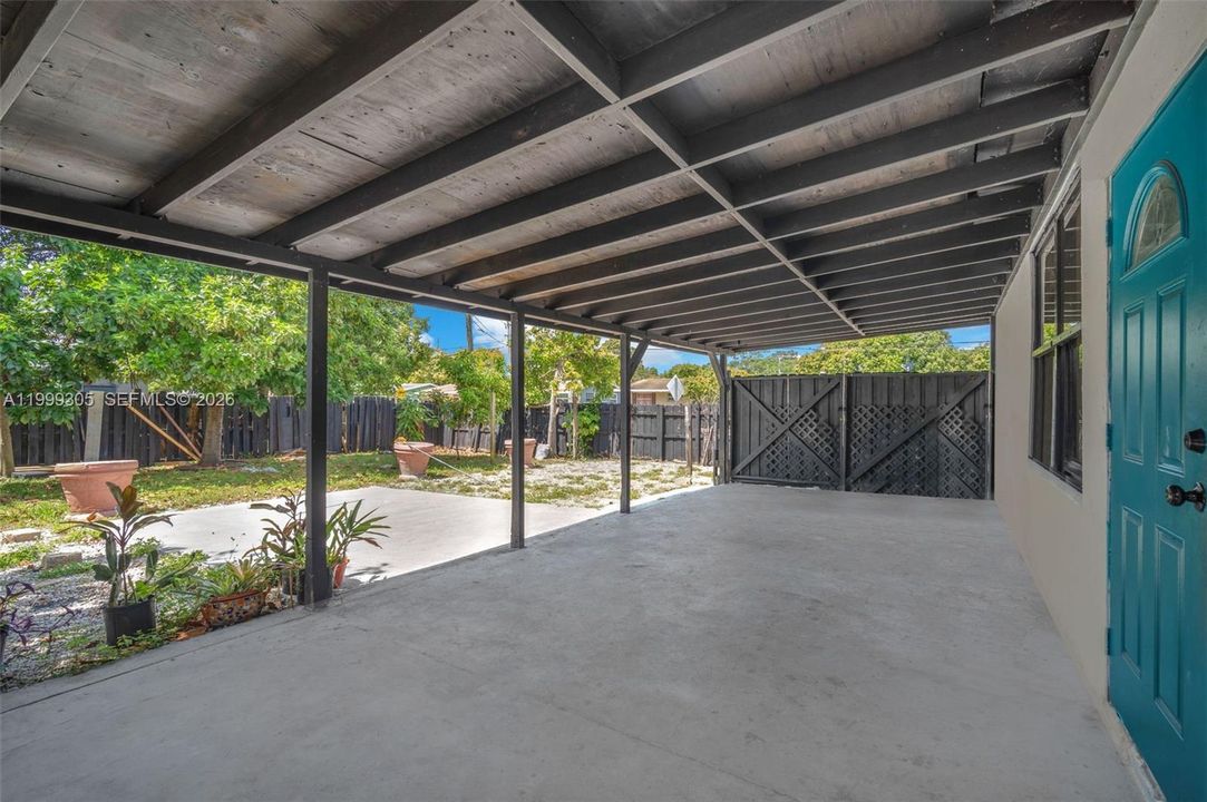 Spacious Patio