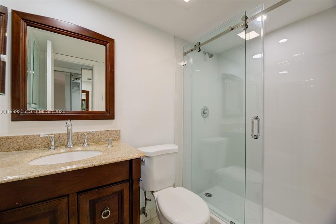 Activo con contrato: $175,000 (2 camas, 2 baños, 970 Pies cuadrados)