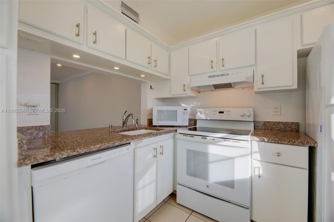 Activo con contrato: $175,000 (2 camas, 2 baños, 970 Pies cuadrados)