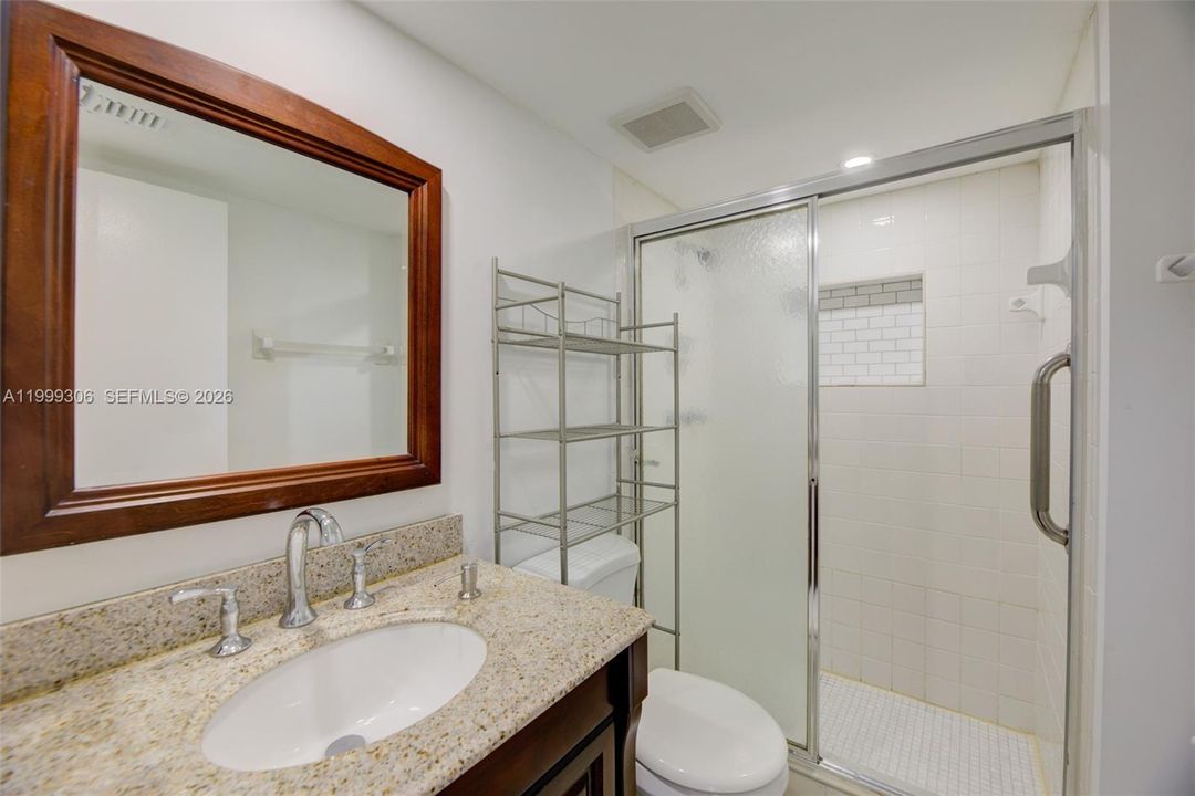 Activo con contrato: $175,000 (2 camas, 2 baños, 970 Pies cuadrados)