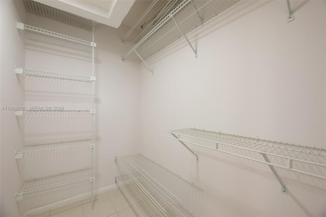 Activo con contrato: $175,000 (2 camas, 2 baños, 970 Pies cuadrados)