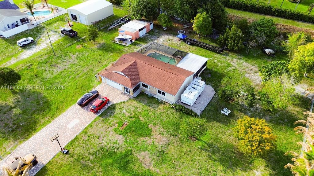 合同活跃: $629,900 (3 贝兹, 2 浴室, 1594 平方英尺)