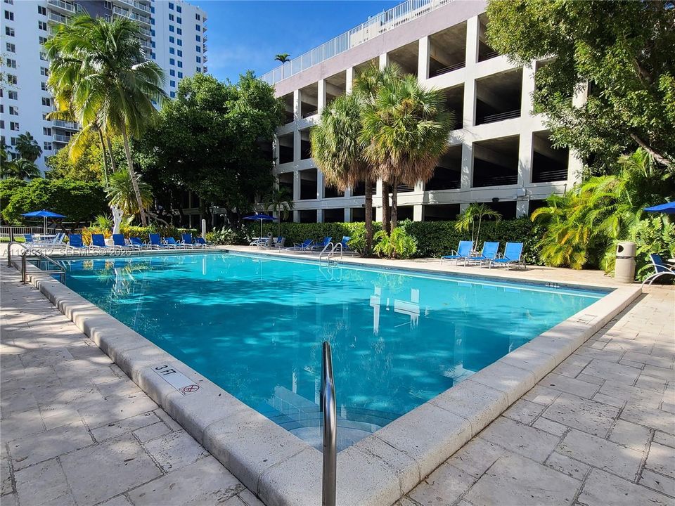 Activo con contrato: $235,000 (1 camas, 1 baños, 689 Pies cuadrados)