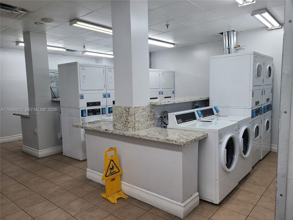 Activo con contrato: $235,000 (1 camas, 1 baños, 689 Pies cuadrados)