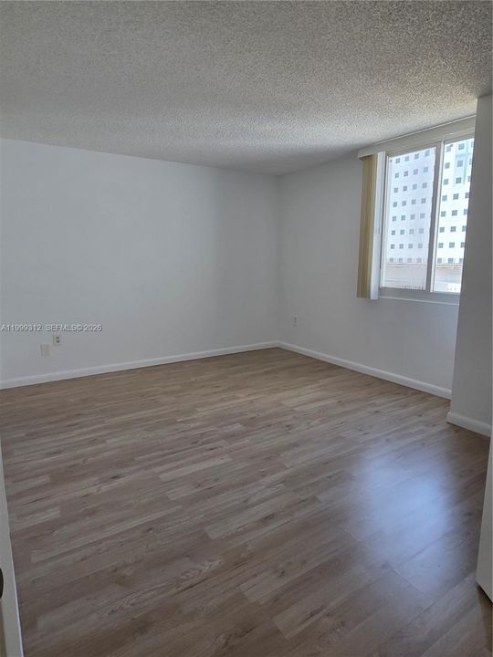 Activo con contrato: $235,000 (1 camas, 1 baños, 689 Pies cuadrados)