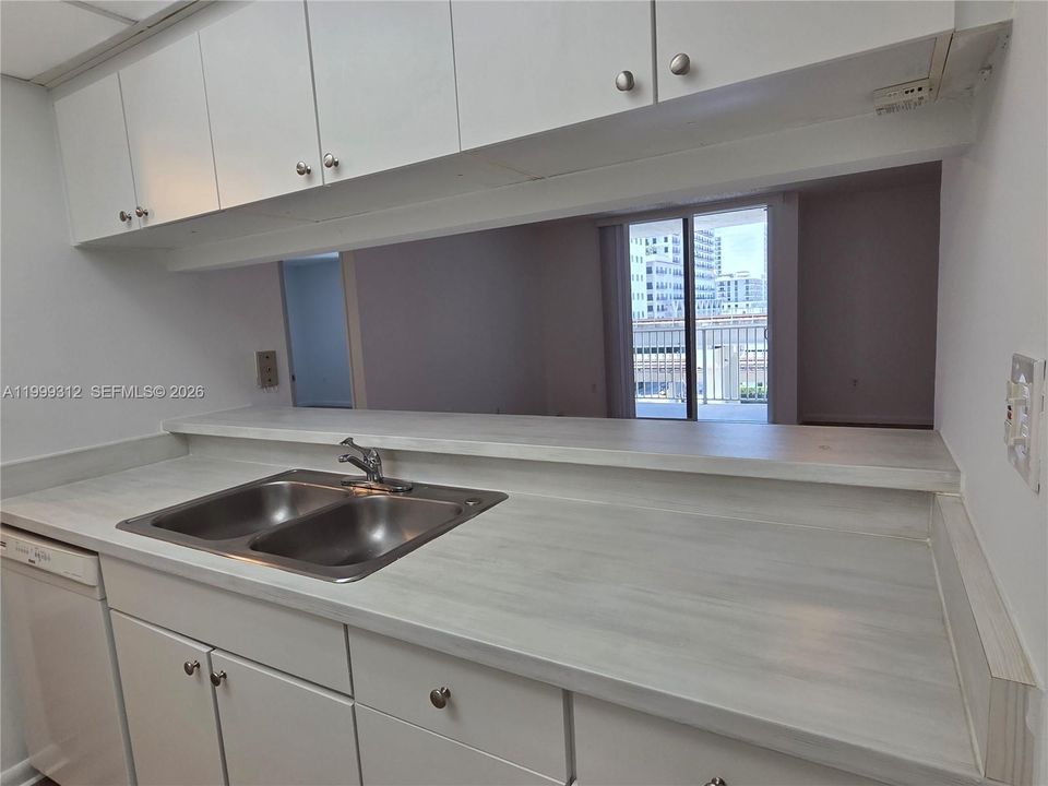 Activo con contrato: $235,000 (1 camas, 1 baños, 689 Pies cuadrados)
