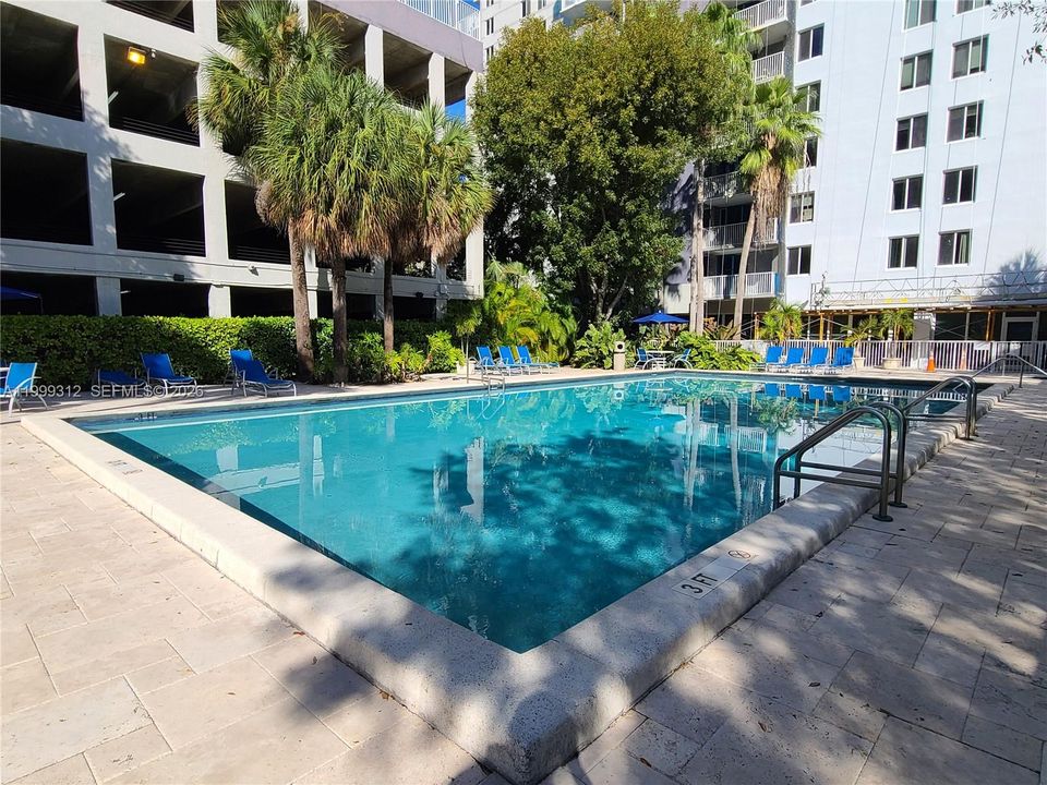 Activo con contrato: $235,000 (1 camas, 1 baños, 689 Pies cuadrados)
