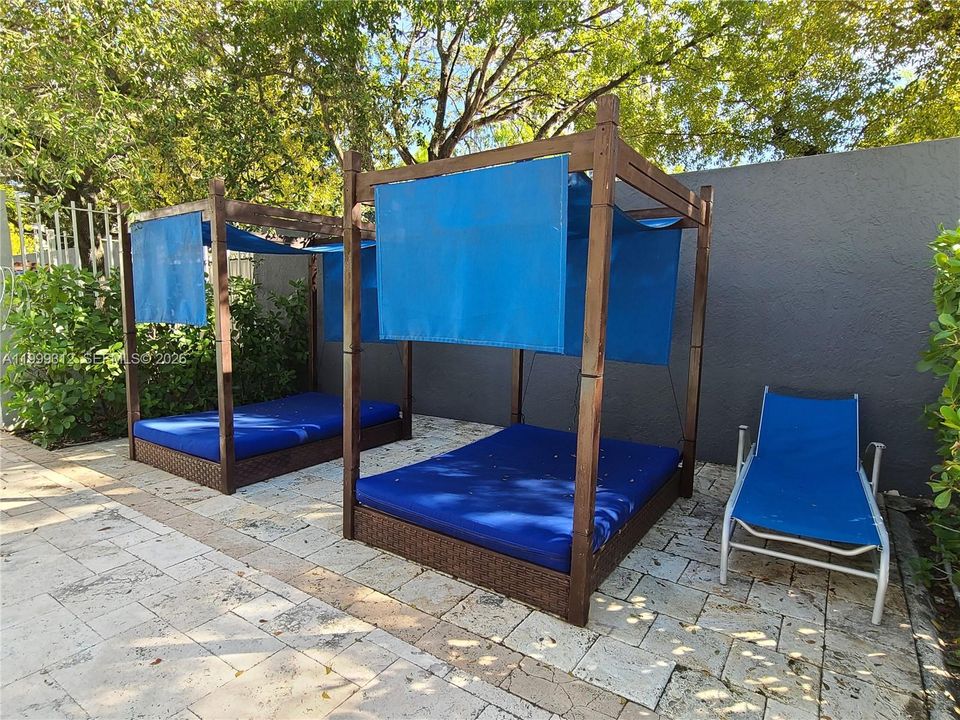 Activo con contrato: $235,000 (1 camas, 1 baños, 689 Pies cuadrados)