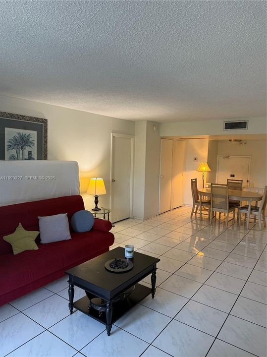 For Sale: $198,000 (2 beds, 2 baths, 1378 Square Feet)