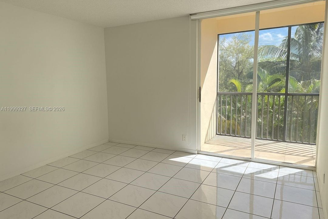 For Sale: $198,000 (2 beds, 2 baths, 1378 Square Feet)