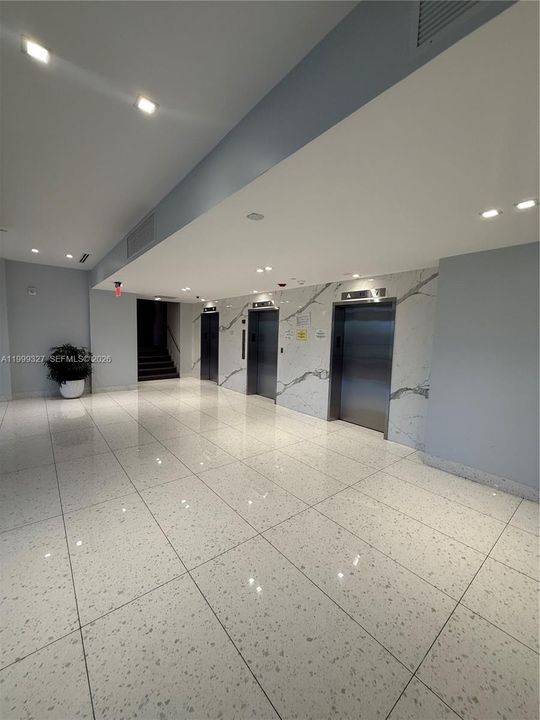 For Sale: $198,000 (2 beds, 2 baths, 1378 Square Feet)