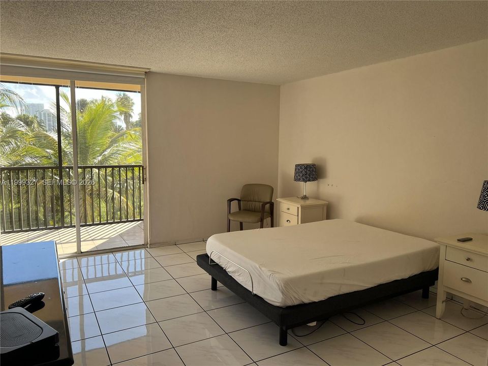 For Sale: $198,000 (2 beds, 2 baths, 1378 Square Feet)