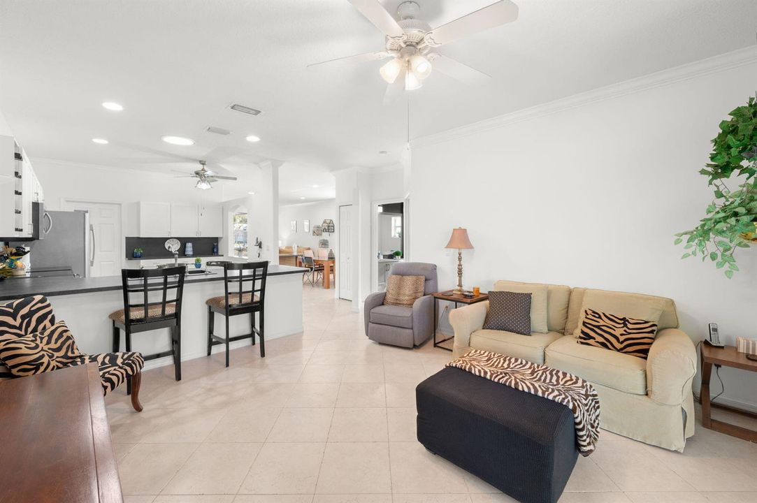10-web-or-mls-914 NW Sarria Ct - 10