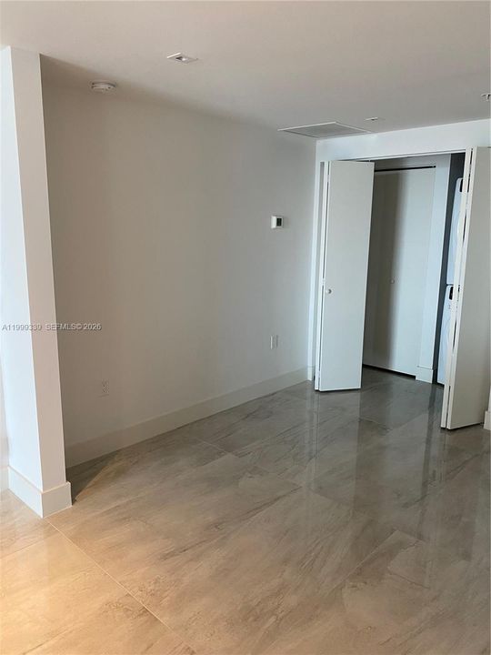 For Sale: $825,000 (1 beds, 2 baths, 980 Square Feet)