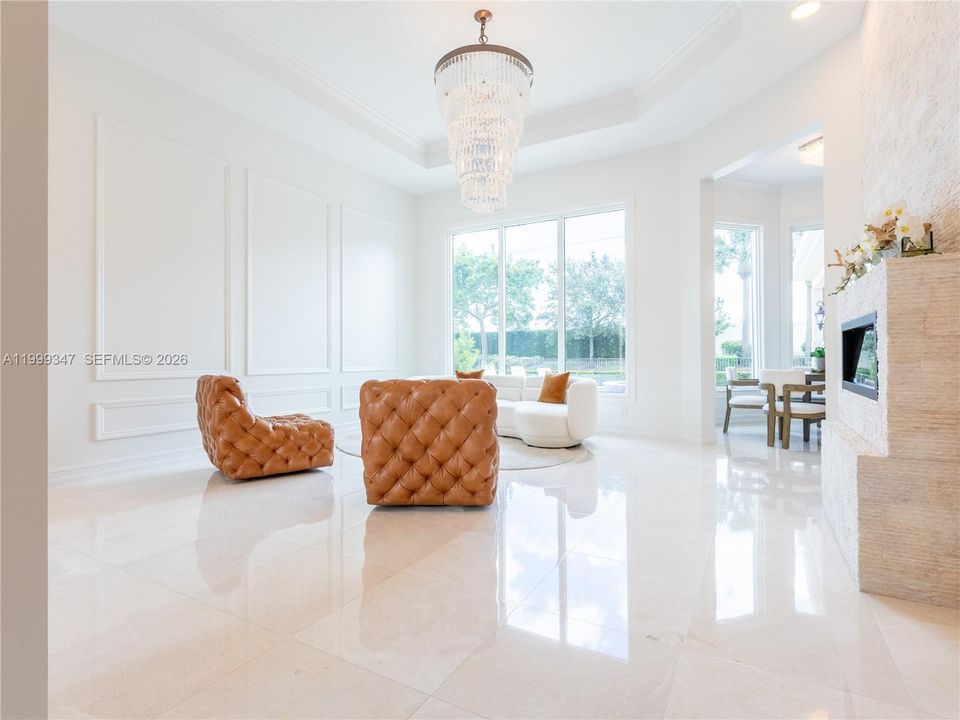 Activo con contrato: $2,395,000 (4 camas, 4 baños, 4038 Pies cuadrados)