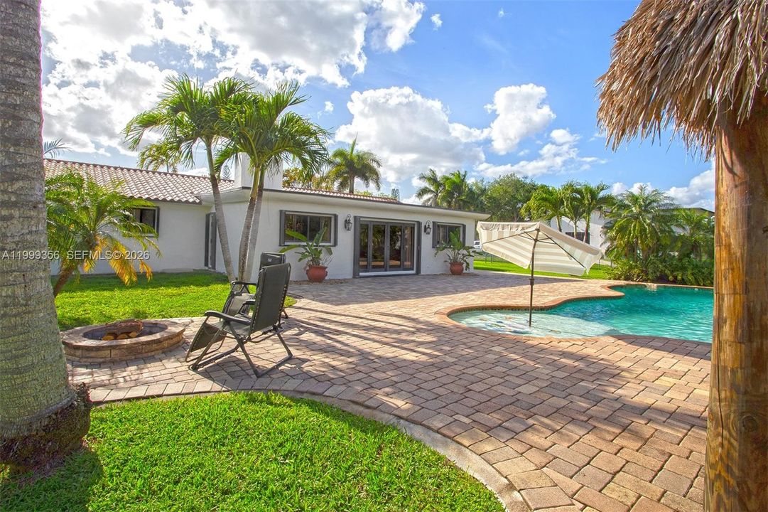Activo con contrato: $1,399,999 (3 camas, 3 baños, 2584 Pies cuadrados)