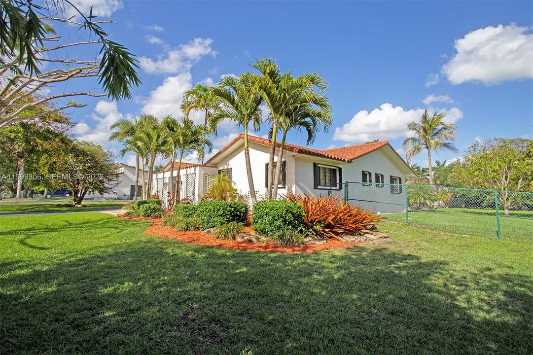 Activo con contrato: $1,399,999 (3 camas, 3 baños, 2584 Pies cuadrados)