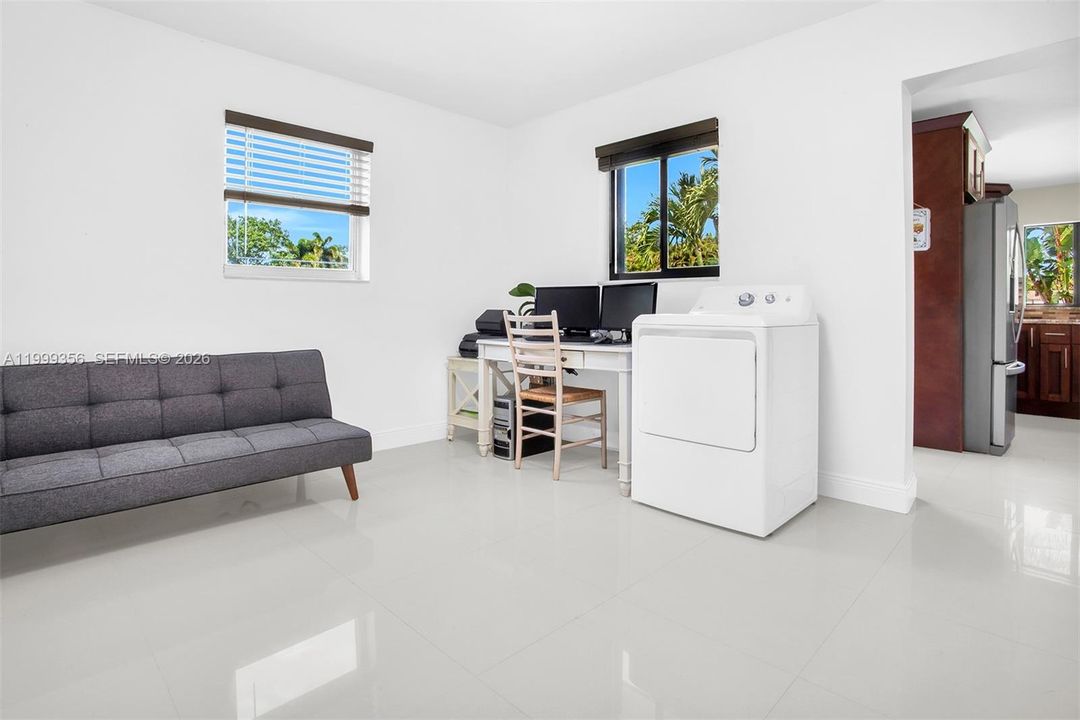 Activo con contrato: $1,399,999 (3 camas, 3 baños, 2584 Pies cuadrados)