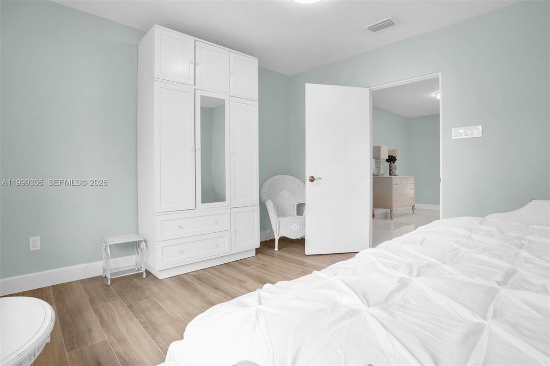 Activo con contrato: $1,399,999 (3 camas, 3 baños, 2584 Pies cuadrados)