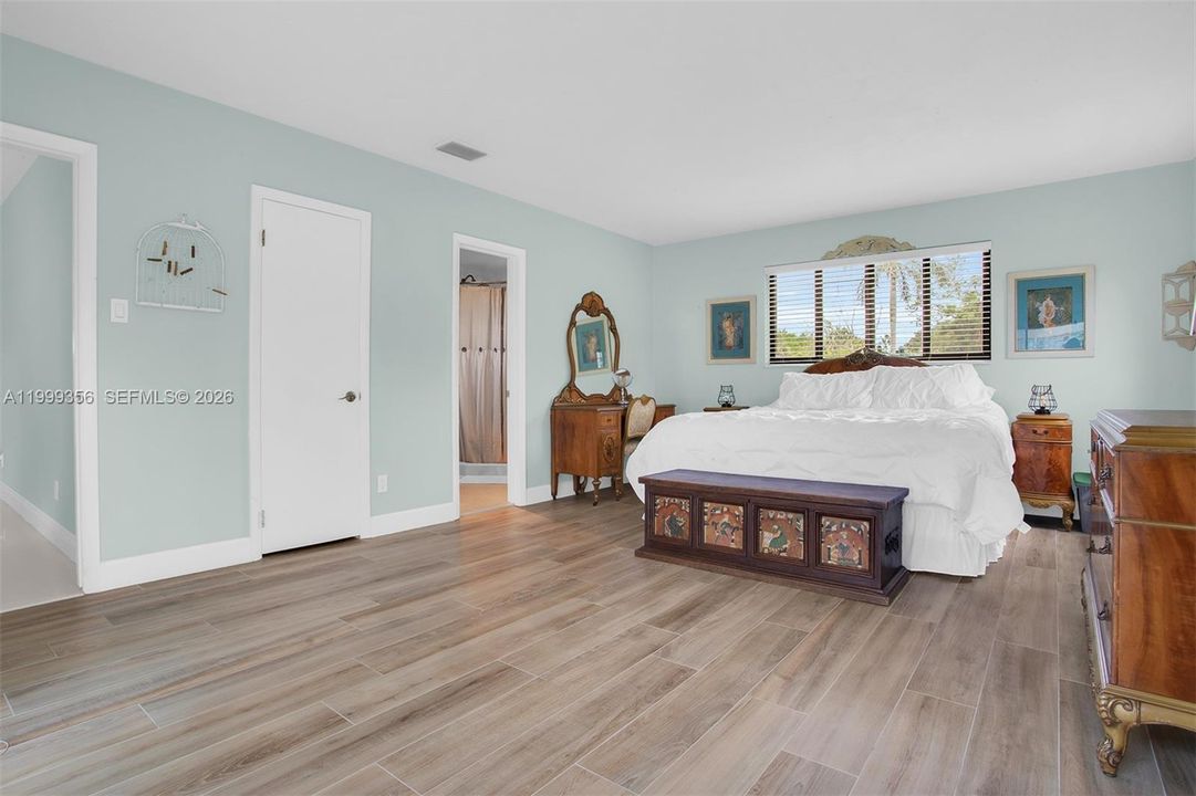 Activo con contrato: $1,399,999 (3 camas, 3 baños, 2584 Pies cuadrados)