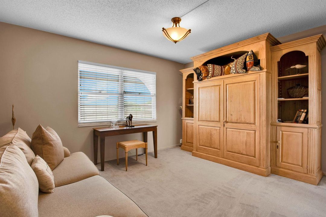 16-web-or-mls-3202 E4-4383