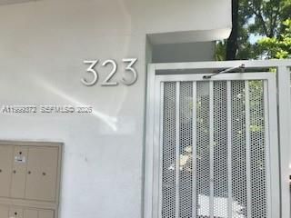 合同活跃: $239,000 (1 贝兹, 1 浴室, 474 平方英尺)