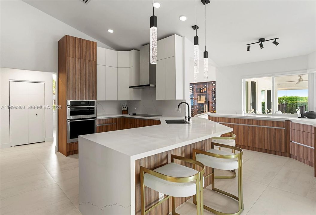 На продажу: $995,000 (3 спален, 2 ванн, 2532 Квадратных фут)