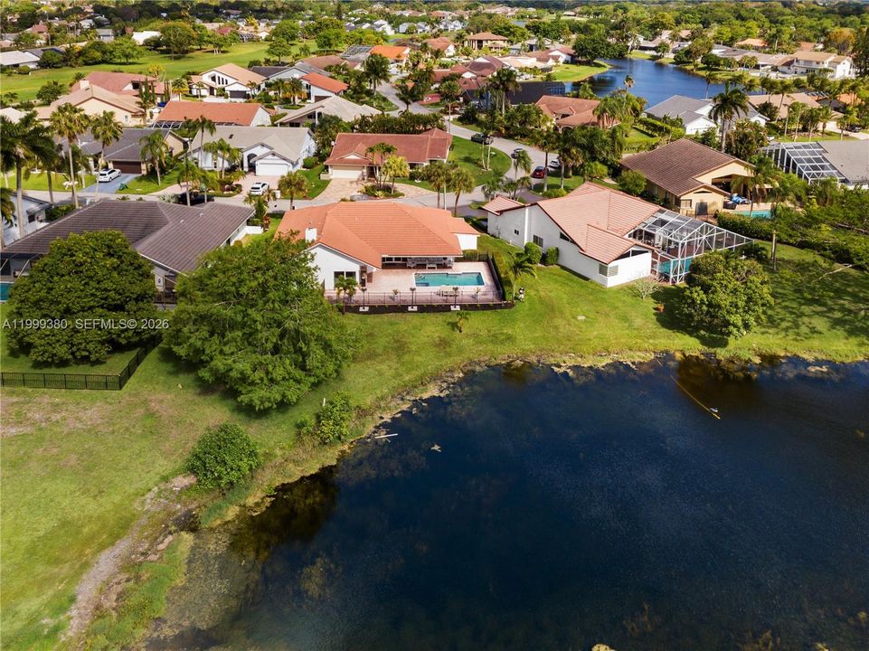 На продажу: $995,000 (3 спален, 2 ванн, 2532 Квадратных фут)