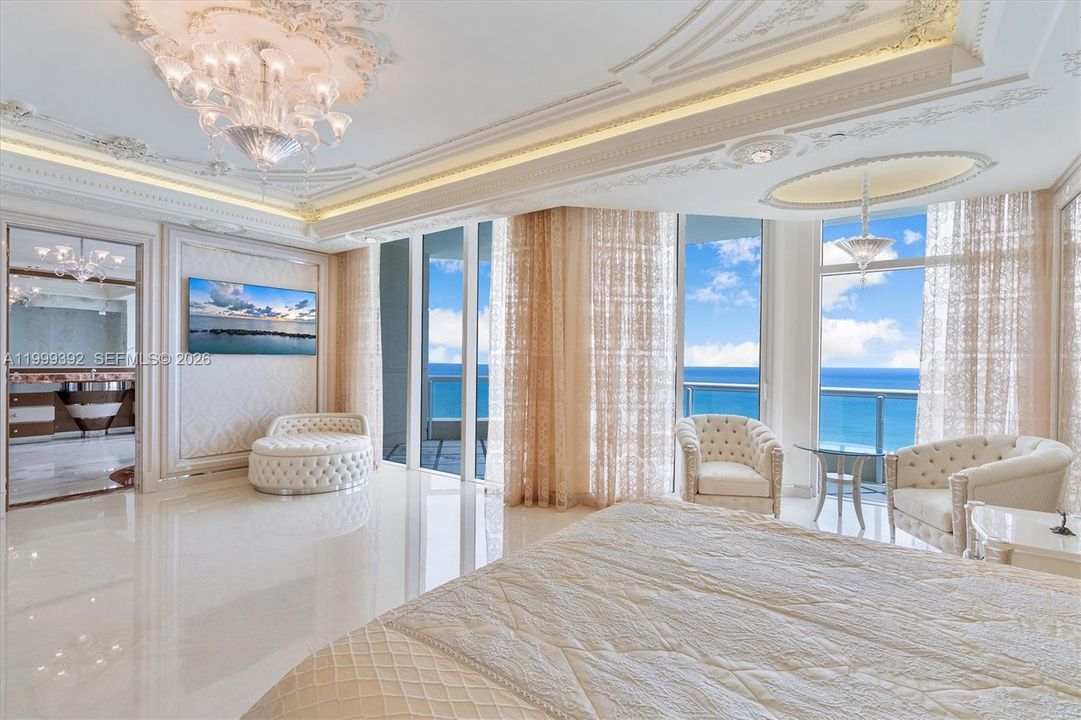 На продажу: $13,495,000 (4 спален, 6 ванн, 6419 Квадратных фут)