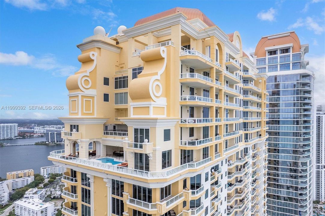 На продажу: $13,495,000 (4 спален, 6 ванн, 6419 Квадратных фут)