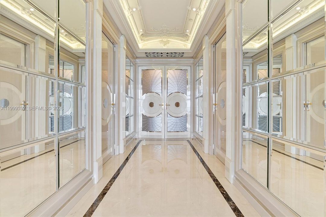 На продажу: $13,495,000 (4 спален, 6 ванн, 6419 Квадратных фут)