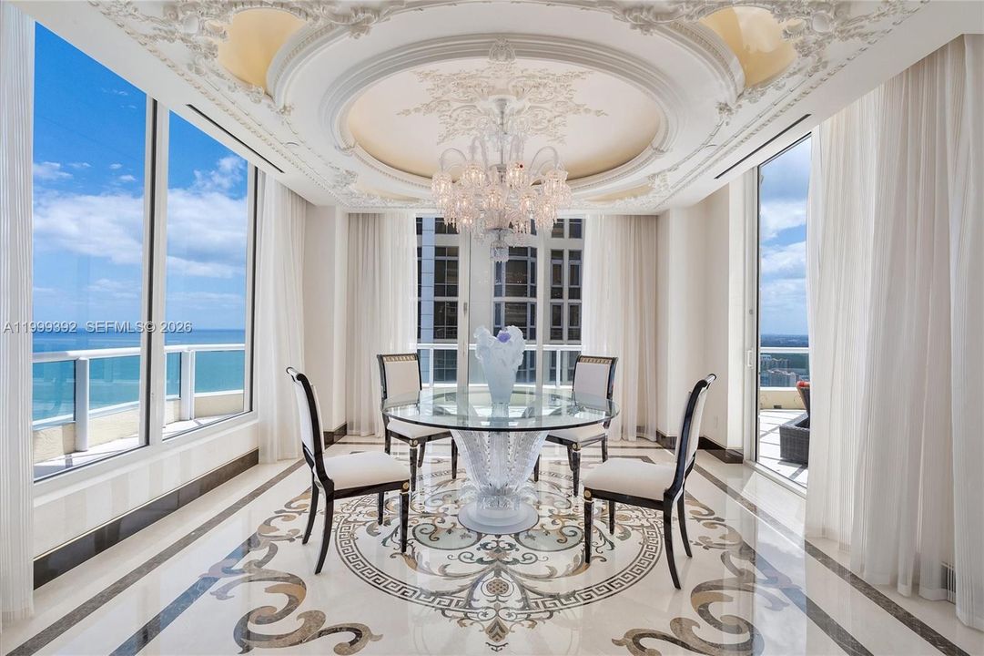 На продажу: $13,495,000 (4 спален, 6 ванн, 6419 Квадратных фут)