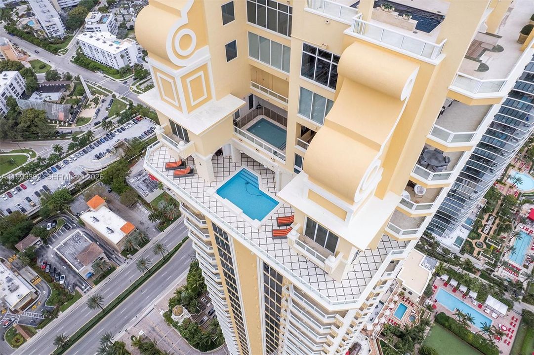 На продажу: $13,495,000 (4 спален, 6 ванн, 6419 Квадратных фут)