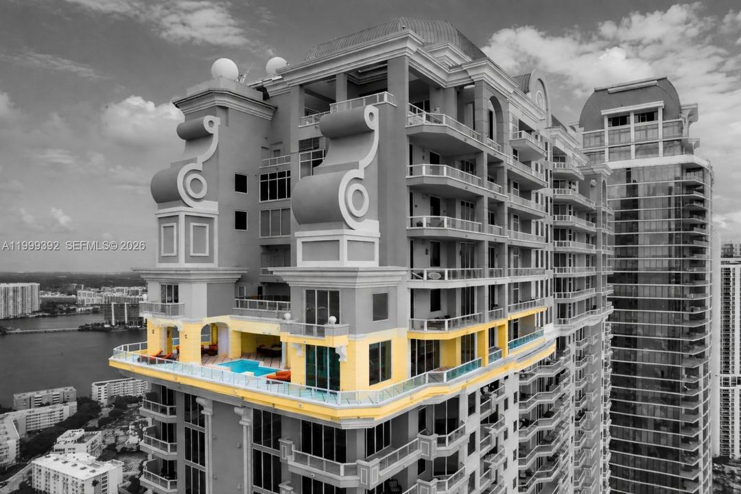 На продажу: $13,495,000 (4 спален, 6 ванн, 6419 Квадратных фут)