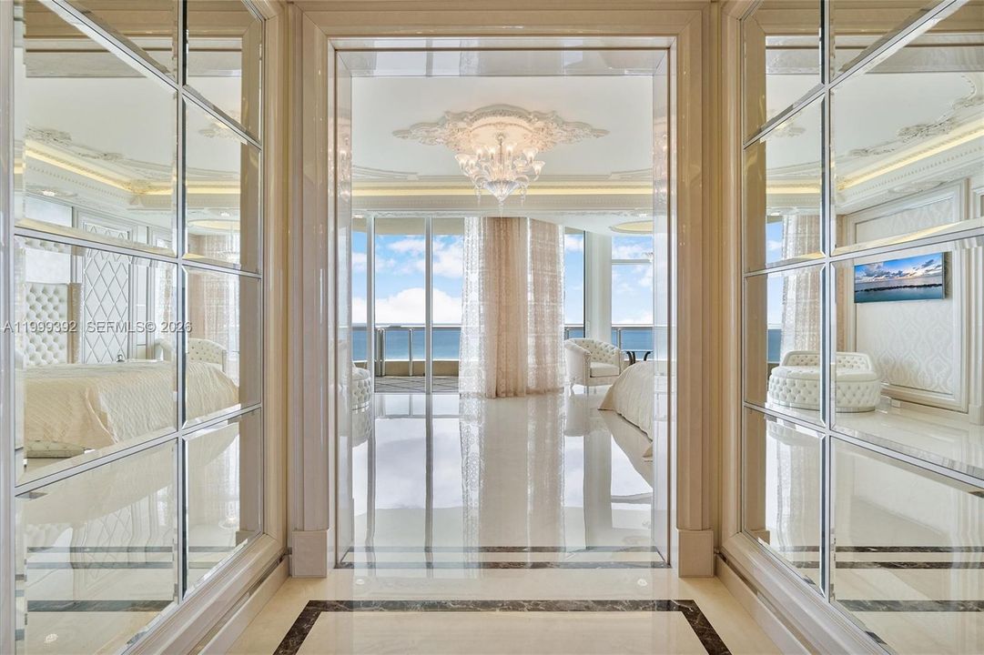 На продажу: $13,495,000 (4 спален, 6 ванн, 6419 Квадратных фут)